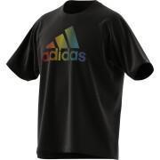 Camiseta adidas Pride Logo Graphic